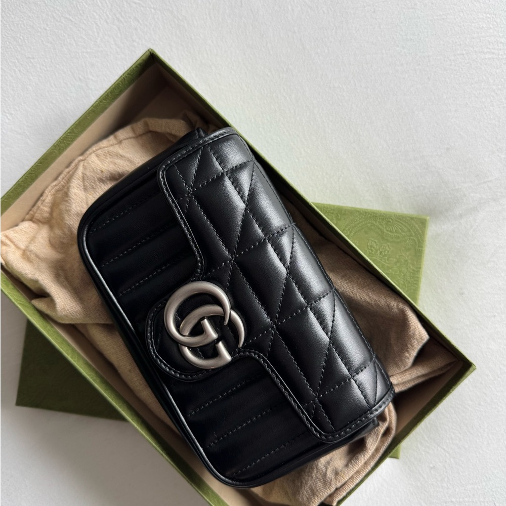 Gucci Super Mini GG Marmont Bag / BLACK + SILVER - Picture 5 of 11